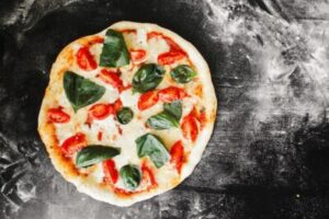 冷凍ピザ「電子レンジしかない」ときの焼き方まとめ！そのまま食べるのはあり？